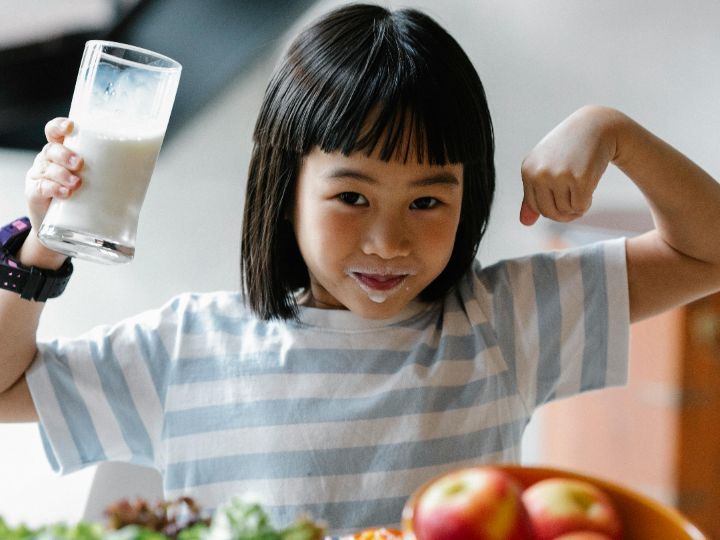 Detail: Susu Tinggi Kalsium untuk Anak Sekolah